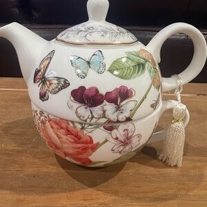 Teapot for one set. Beautiful peony flowers and butterflies. Teapot holds 14 oz.